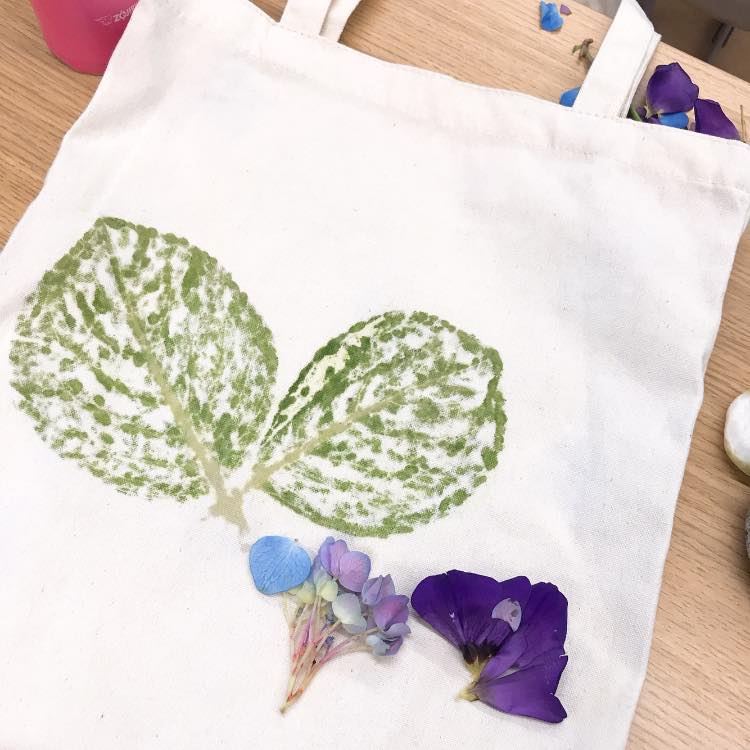 植物敲拓印天然染手工班在香港印環保袋