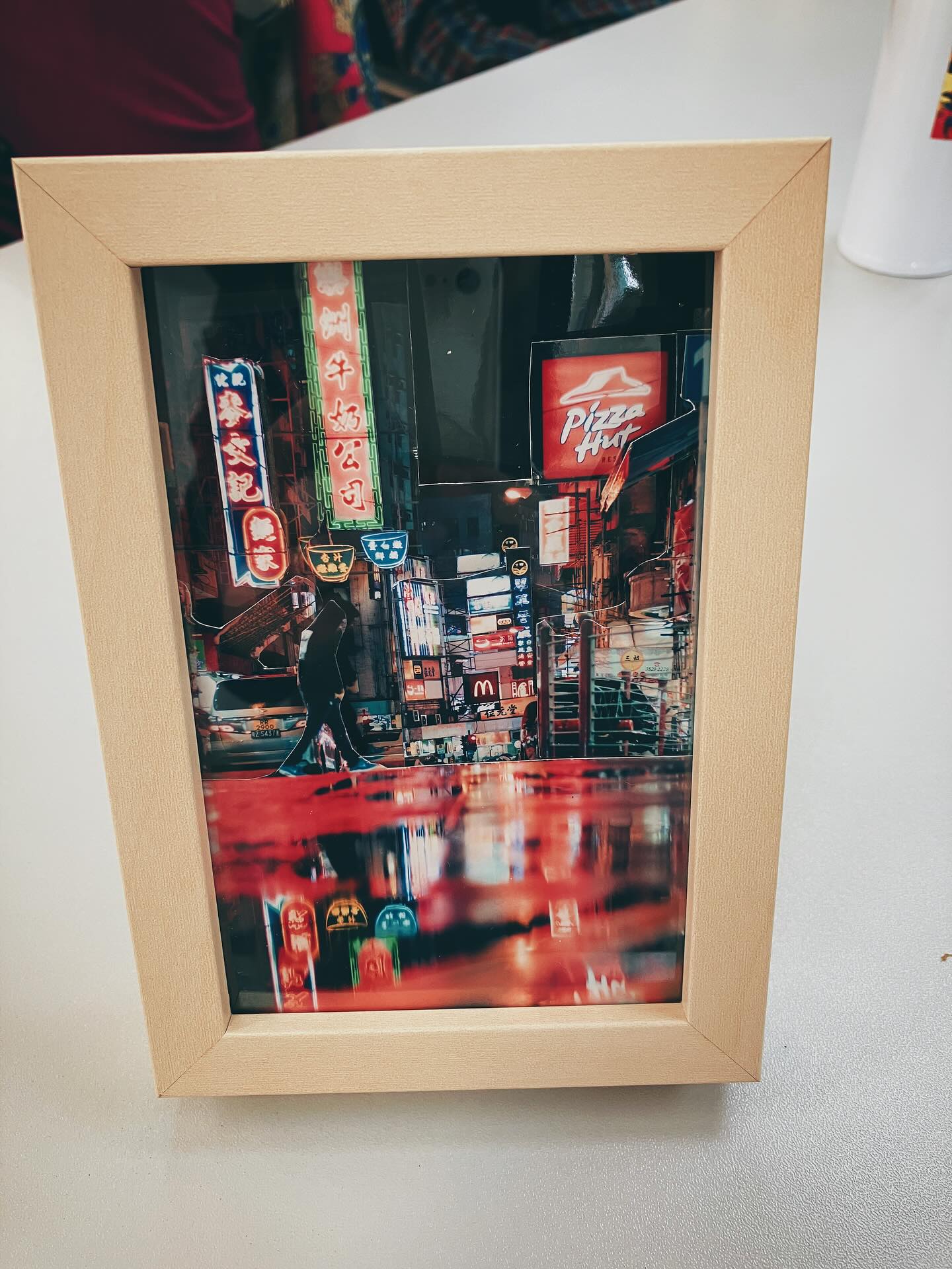 Fotomo 立體相片模型由相片剪裁而成,把相片中的人和物按照相中的位置前後配置後, 一張平板的相片立即變成立體的模型。Fotomo十分適合保育、歷史、文化和環境教學。